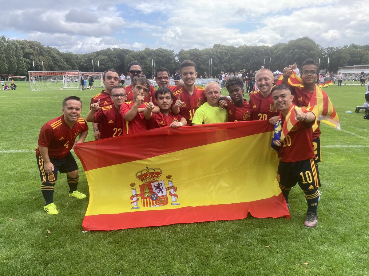 Equipo Español de Talla Baja tweet media