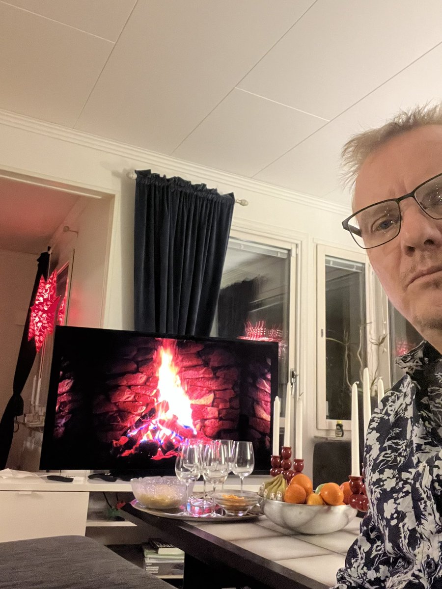 Välkommen 2024.
Må du bli lika ok som 2023.
Mina nyårslöfte är att fortsätta vara positiv, snäll och social. Och avsluta Twitter for good.