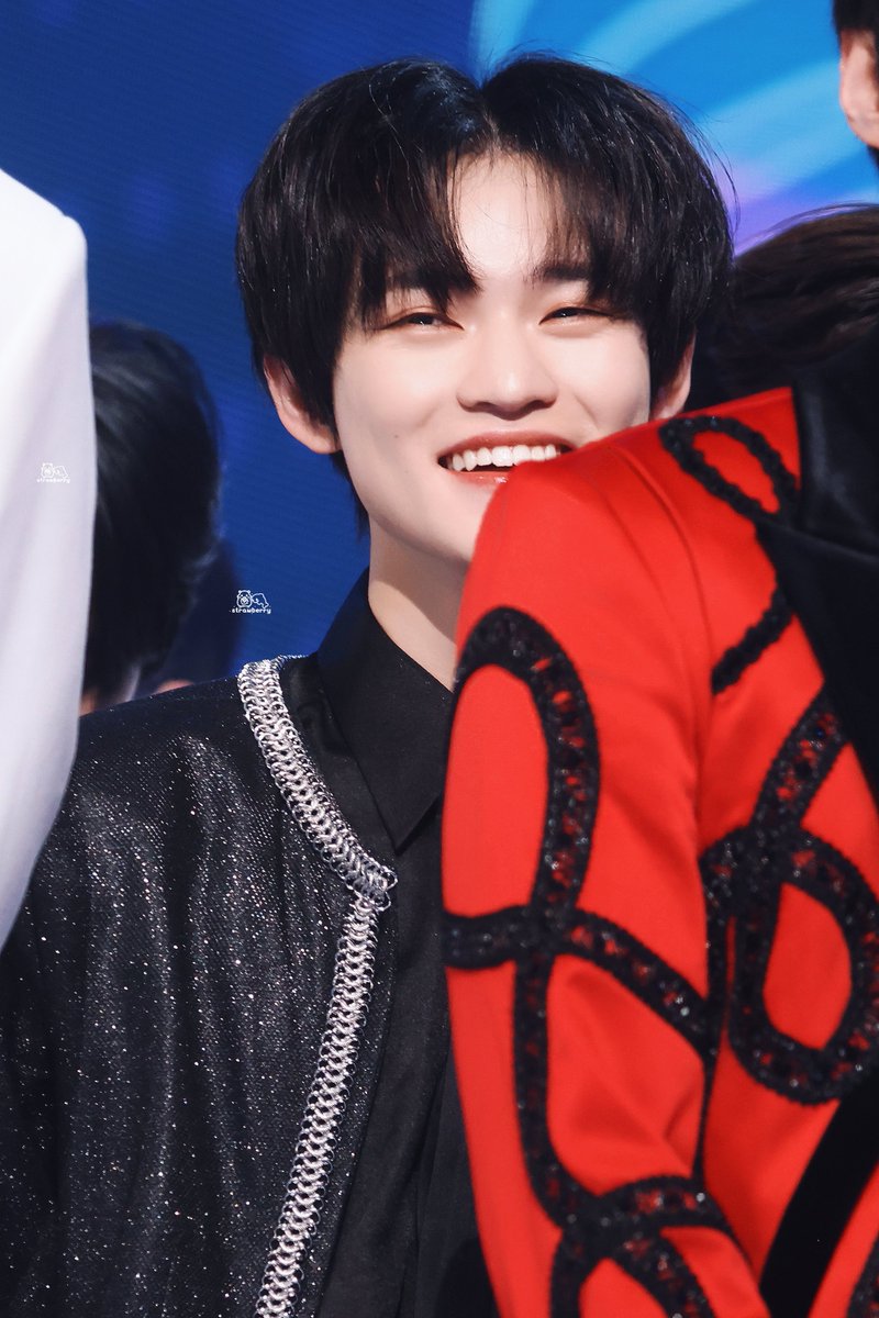 𝐒𝐭𝐫𝐚𝐰𝐛𝐞𝐫𝐫𝐲𝐂𝐡𝐞𝐞𝐬𝐞. tweet media