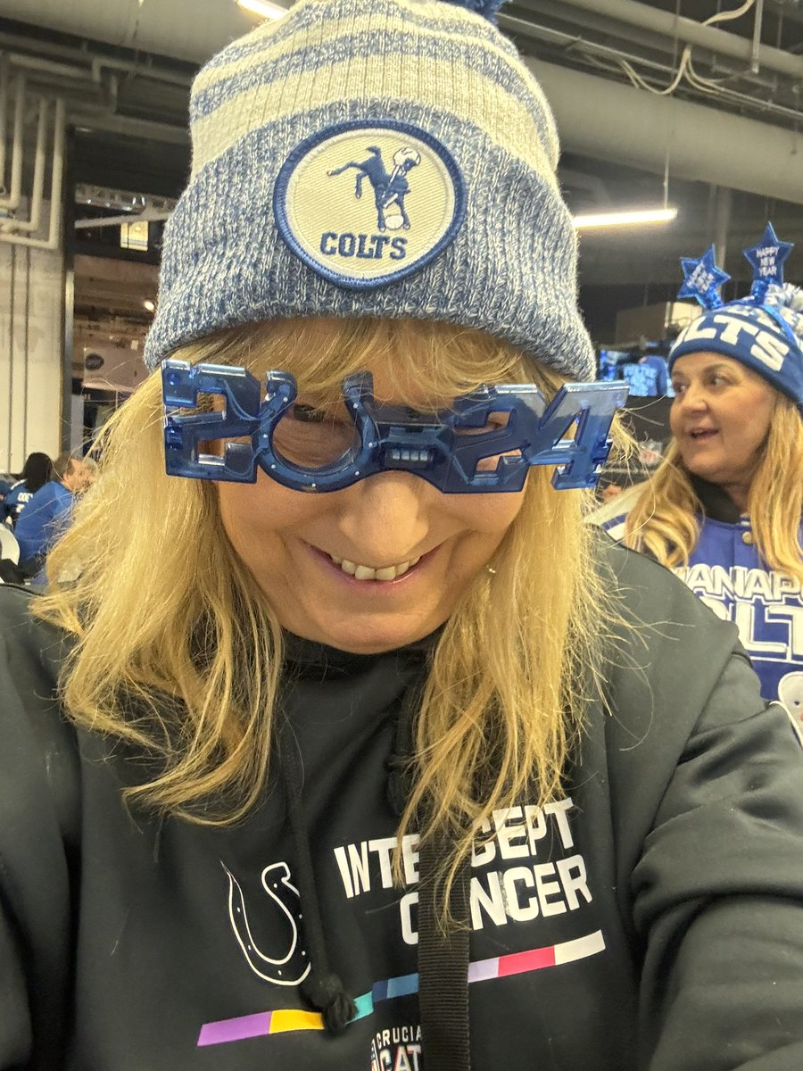 indydenise's tweet photo. #LVvsIND https://t.co/0cm3ZrJSYS
