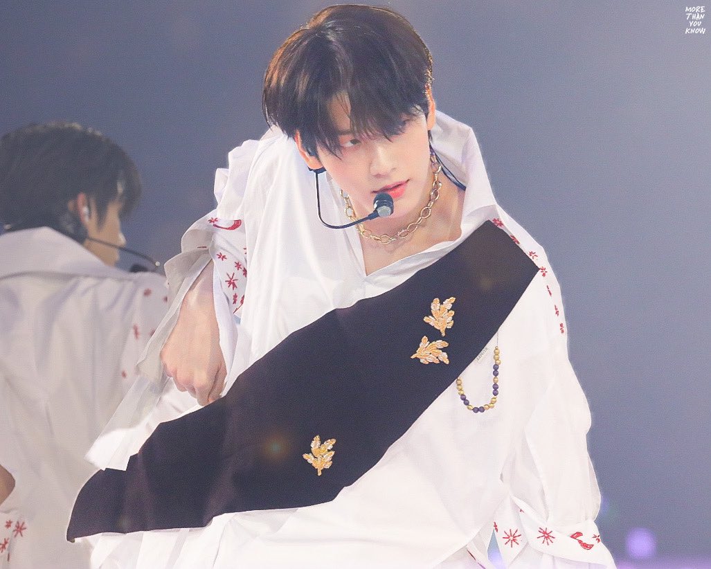새해 복 많이 받으세요🧧🐉

#투모로우바이투게더 #TOMORROW_X_TOGEHTER #SOOBIN #수빈
