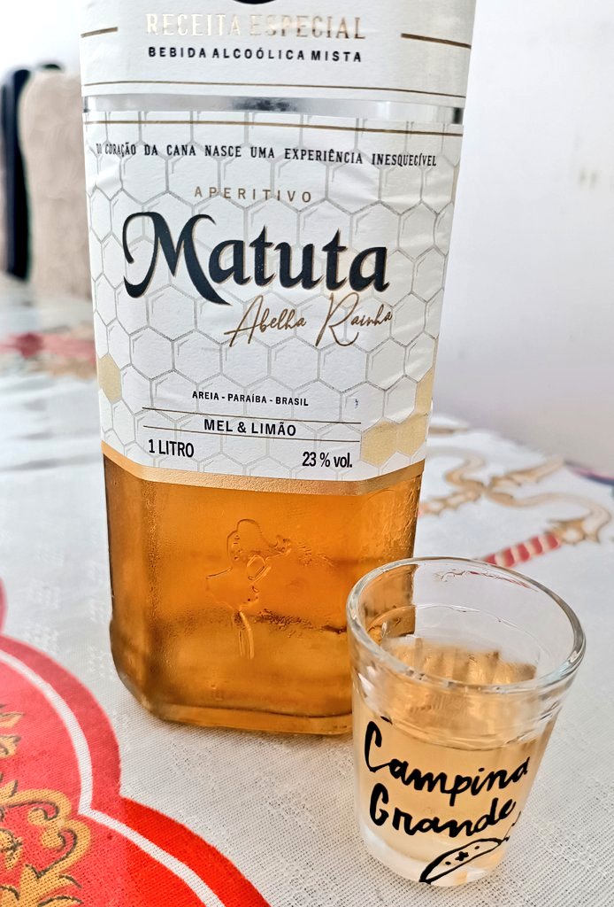 Eu_RafaMoreno's tweet photo. Começaram os trabalhos. Última cachaça de 2023... Bem docinha e gelada. 🤤🍯 Feliz ano novo! 🎉⭐ #HappyNewYear2024 #Matuta #Paraiba 🍾🇧🇷 https://t.co/LMDlUWaGbx