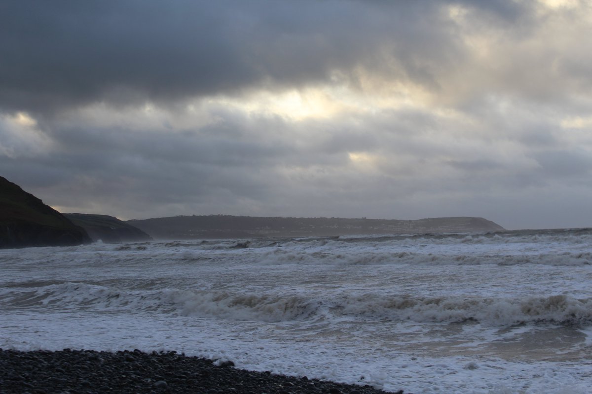 emlynevan's tweet photo. Ffarwelio gyda 2023 ! Bye bye #2023
. . got my feet wet getting this one under the south pier Aberaeron 🙂🏴#angrysea https://t.co/lXD0D6kTig