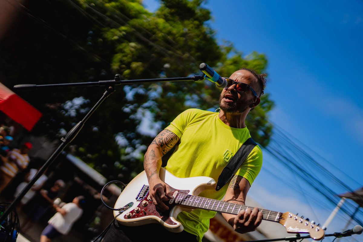 MorenaBeat's tweet photo. Carrera navideña 5K por la niñez de Cereté 
PH : Milciades Benjumea 
@naniguitarra @nanibatero 
📸💥
#band #worldmusic #colombia #twins #musicians #producers #urbanmusic #photo #guitarplayer #drummer #fender #roland #stratocaster #octapad https://t.co/KDdbeqKbJi