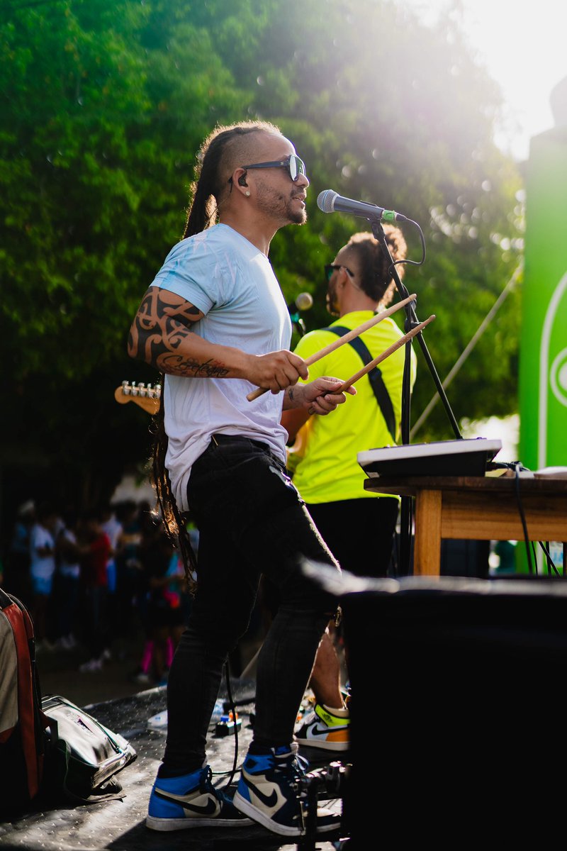 MorenaBeat's tweet photo. Carrera navideña 5K por la niñez de Cereté 
PH : Milciades Benjumea 
@naniguitarra @nanibatero 
📸💥
#band #worldmusic #colombia #twins #musicians #producers #urbanmusic #photo #guitarplayer #drummer #fender #roland #stratocaster #octapad https://t.co/KDdbeqKbJi