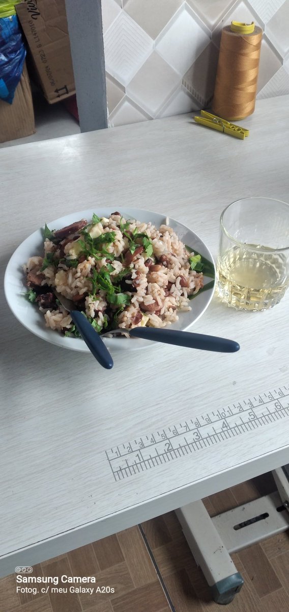 Hj resolvi fazer um Baião de dois! Ficou muito bom! Lógico tinha que ter uma boa cachacinha pra acompanhar né?