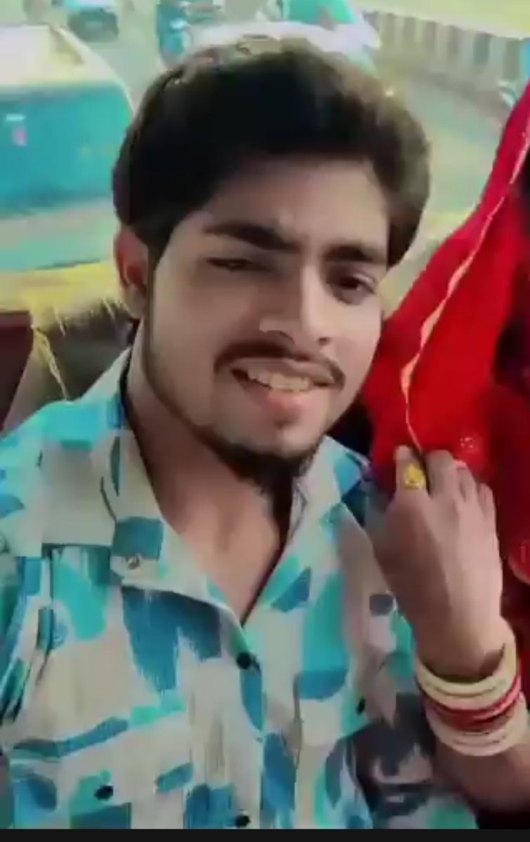 आकाश जाटव ने सोनिया शर्मा से शादी की. शादी के 16 दिन बाद सोनिया की हत्या कर दी. उसके बाद शव को जलाकर परिवार सहित फरार हो गया. दिल दहला देने वाली घटना UP के एटा का. कोई भी मीडिया आपको यह खबर नहीं दिखाएगी. परिवार से अलग होकर लव मैरिज करने वाली लड़कियों को बेहद सचेत रहना चाहिए. ऐसे