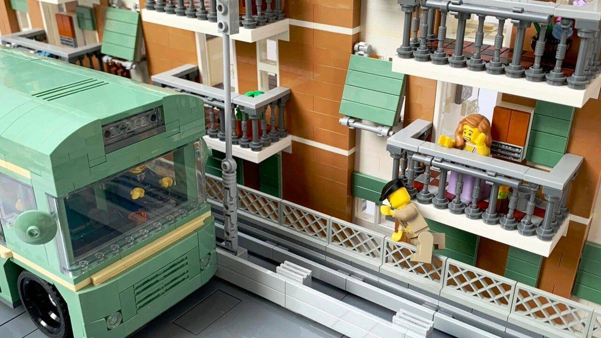 Ho sempre guardato negli ultimi anni con un occhio un po' perplesso le evoluzioni del #LEGO.
Poi oggi ho visto questo.