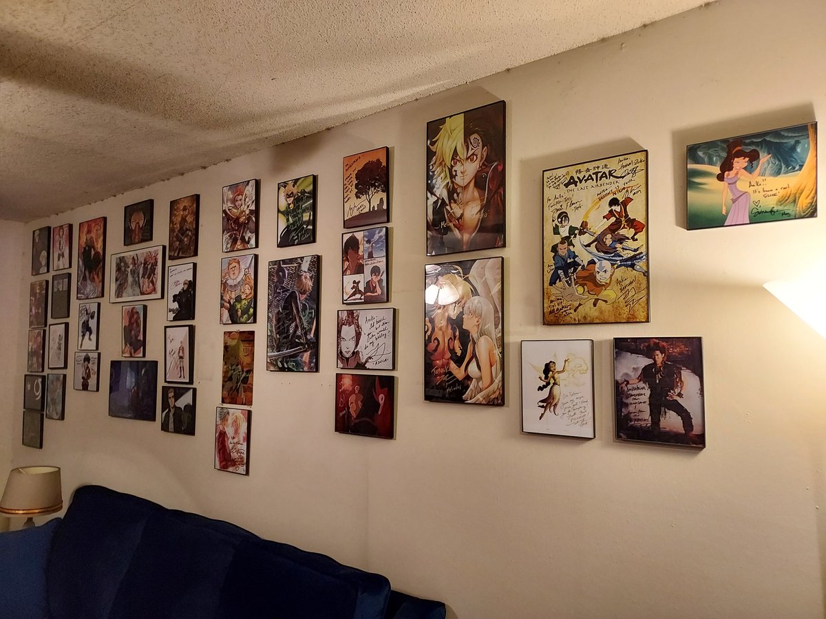 lost_girl_anika's tweet photo. Starting 2023 VS Starting 2024...
So many badass autographs on my wall this year, lots of friendships made, and too many incredible memories to count! 
Thank you all for an amazing 2023! Happy New Year! 
#conlife #handlerlife https://t.co/AyWI82xq1D