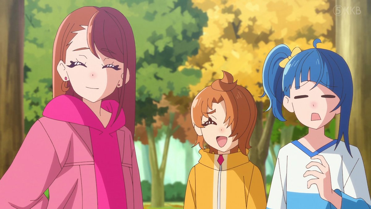 おなかパンパンのソラちゃん かわいい💙 ソラちゃんに肩揉んでもらい