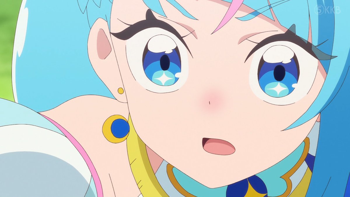 おなかパンパンのソラちゃん かわいい💙 ソラちゃんに肩揉んでもらい