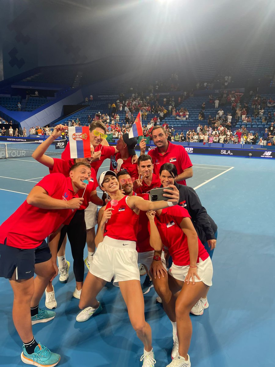 DjokerNole's tweet photo. Happy New Year! 🎉🎉🎉 https://t.co/Pzz2yFHheN