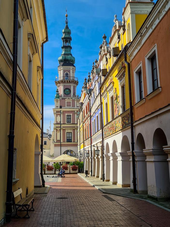 Zamość with its unique architectural character of the Old Town, is called the 'Padua of the North,' the 'city of arcades,' and the 'pearl of the Renaissance' 💫  

Zamość's Old Town was inscribed on the UNESCO World Heritage List in 1992. 

Captured by: urocze_roztocze on