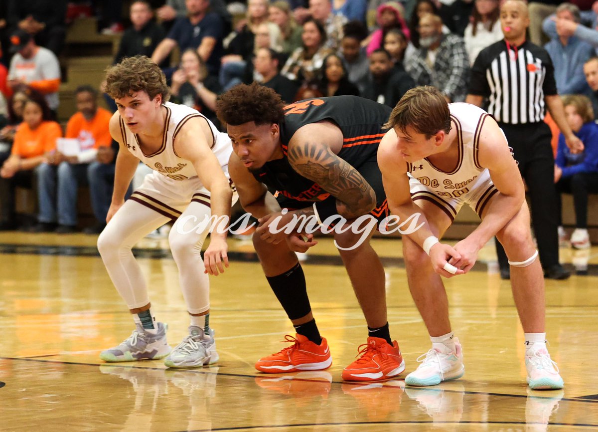 ChrisSchmitz168's tweet photo. “2023 CVC 🏀 Tournament”
The championship game 📸 gallery is now posted at https://t.co/whFEBvLR0O All follows, reposts & likes are greatly appreciated! @CVCSTL @StatesmenHoops @statesmensports @DeSmetJesuitHS @DeSmetAthletics @PrepSportsSTL @scoreboardguy #CVCSTL
#WGHS #DJHS https://t.co/XHBKJHYVX4