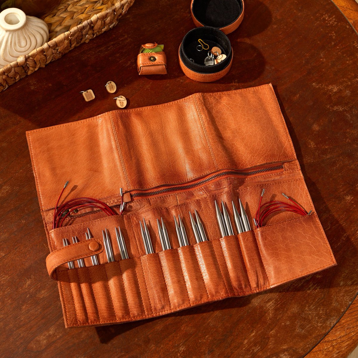 Universal Yarn tweet media