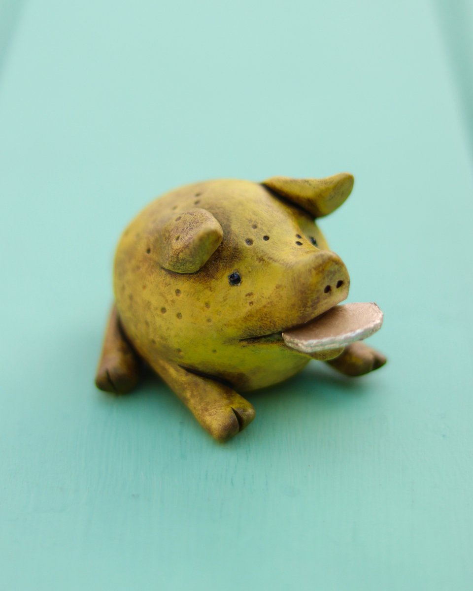 I made a fun little sculpture of a #LemonPig to celebrate the new year. Typically, Lemon Pigs are crafted from a lemon with cloves for eyes, toothpicks for legs, a tinfoil tail, and a coin placed in its mouth. I hope that this little guy will bring some good luck for 2024. 🍋