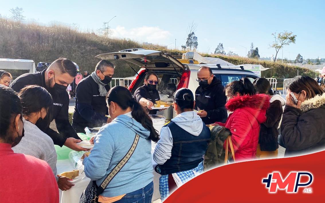 MasproAC's tweet photo. ¡𝗗𝗔𝗥 𝗗𝗘 𝗦𝗜, 𝗔𝗡𝗧𝗘𝗦 𝗗𝗘 𝗣𝗘𝗡𝗦𝗔𝗥 𝗘𝗡 𝗦𝗜! 🤝🏻

Concluimos el 2️⃣0️⃣2️⃣3️⃣ sirviendo. Entregamos más de 𝟮𝟬𝟬 𝒕𝒂𝒎𝒂𝒍𝒆𝒔 𝒚 𝒂𝒕𝒐𝒍𝒆𝒔 a cientos de personas y familias michoacanas en 𝑪𝒊𝒖𝒅𝒂𝒅 𝑺𝒂𝒍𝒖𝒅 🏥. https://t.co/D52BGBXJzt