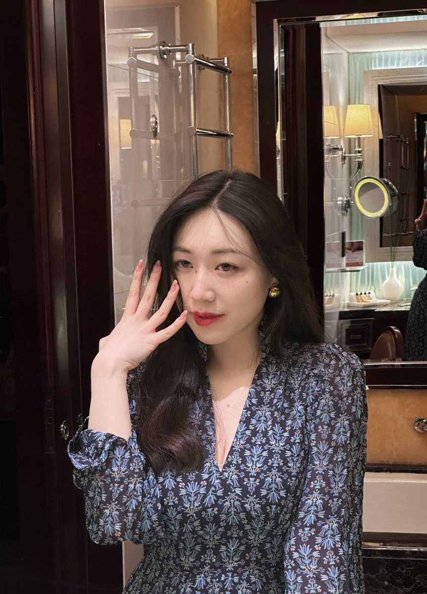 新年快乐 
祝自己自由随性洒脱
祝家人健康快乐幸福
祝赛博朋克朋友发亿点点财！
2024️⃣！牛市长牛！