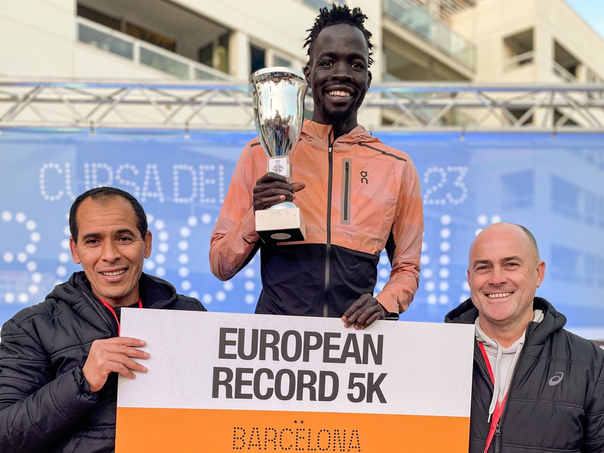 Swiss Athletics (@swissathletics) on Twitter photo Dominic Lobalu brillierte im 5-km-Rennen in #Barcelona mit einer Weltklassezeit: In 13:12 Minuten lief der Athlet des LC Brühl als Sieger ins Ziel und egalisierte den Europarekord von Jimmy Gressier. swissathletics.ch/48fh63H
@UBSathletics <a href="/EuroAthletics/">European Athletics</a> @srfsport
📸EP Management Dominic Lobalu brillierte im 5-km-Rennen in #Barcelona mit einer Weltklassezeit: In 13:12 Minuten lief der Athlet des LC Brühl als Sieger ins Ziel und egalisierte den Europarekord von Jimmy Gressier. swissathletics.ch/48fh63H
@UBSathletics <a href="/EuroAthletics/">European Athletics</a> @srfsport
📸EP Management