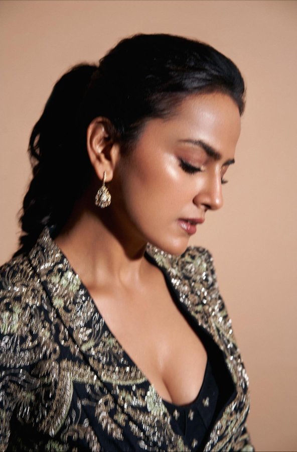 GCsURwibkAA6qxg?format=jpg&name=900x900