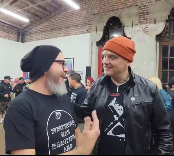 dr_davidsanchez's tweet image. #MeetYourIdols #MattSkiba #AlkalineTrio #PunkRockAndPaintBrushes #ArtShows #LALife #LosAngelesLife #LAxChicago