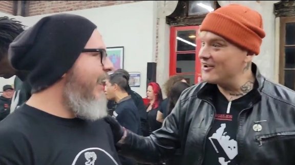 dr_davidsanchez's tweet image. #MeetYourIdols #MattSkiba #AlkalineTrio #PunkRockAndPaintBrushes #ArtShows #LALife #LosAngelesLife #LAxChicago