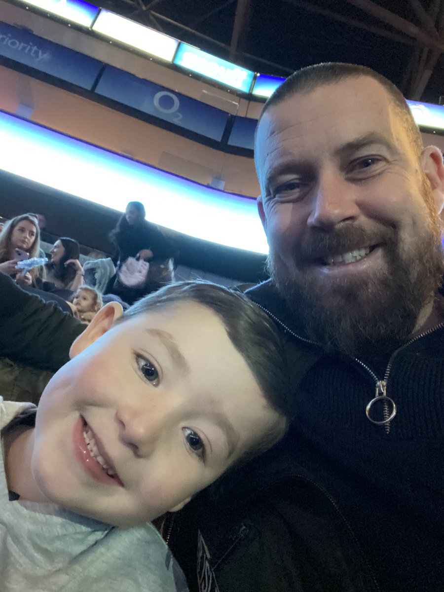boston_michael's tweet photo. #DisneyOnIce https://t.co/bdK0L0rvnP
