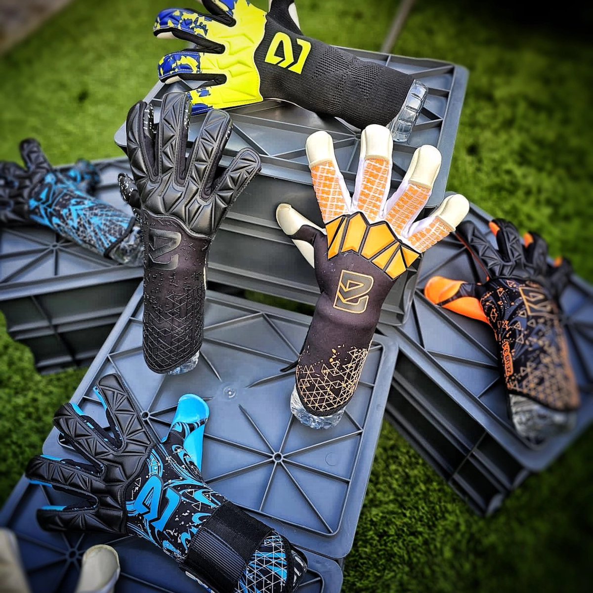 B2_Gkgloves tweet media