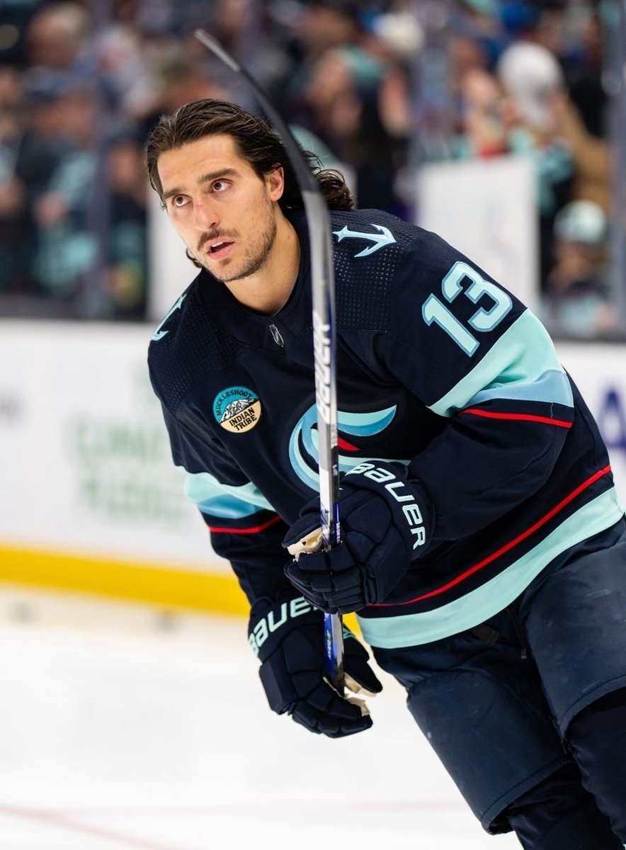 astheworldturbs's tweet photo. This Turby was born zooming, without a bucket, and probably running his mouth. HBD to this Turby
#seakraken #brandontanev #turbo #nhl #thisturby #zoomies #nobucket #chirps #birthday
🎉 https://t.co/Voe1cdTtjl