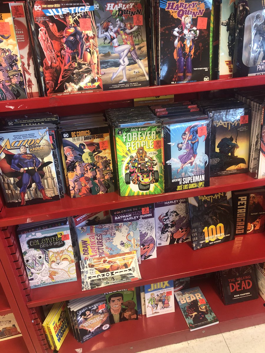 ChaosCharza's tweet photo. From the Local Ollie’s, circa December 13th #EndlessTrash https://t.co/g64JCrqTbD