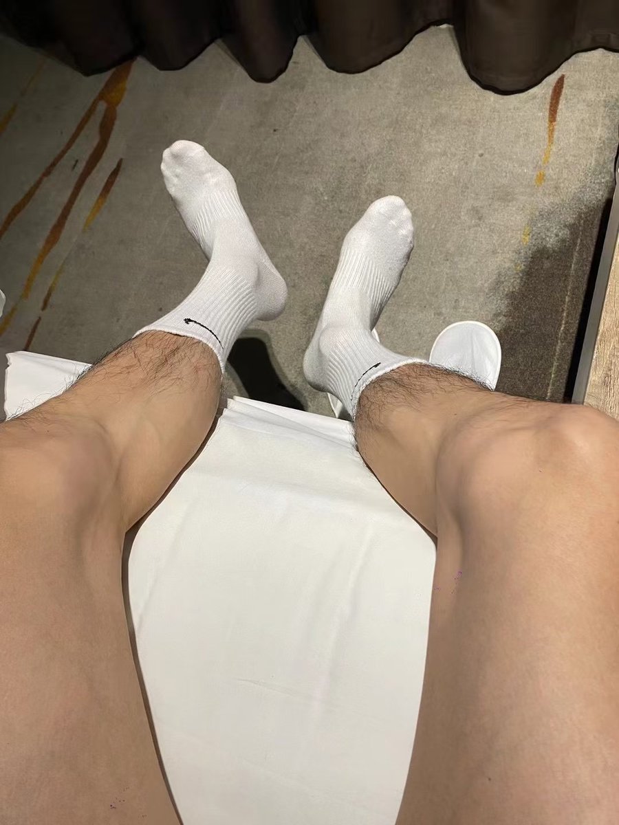 磊磊睡醒了 tweet media