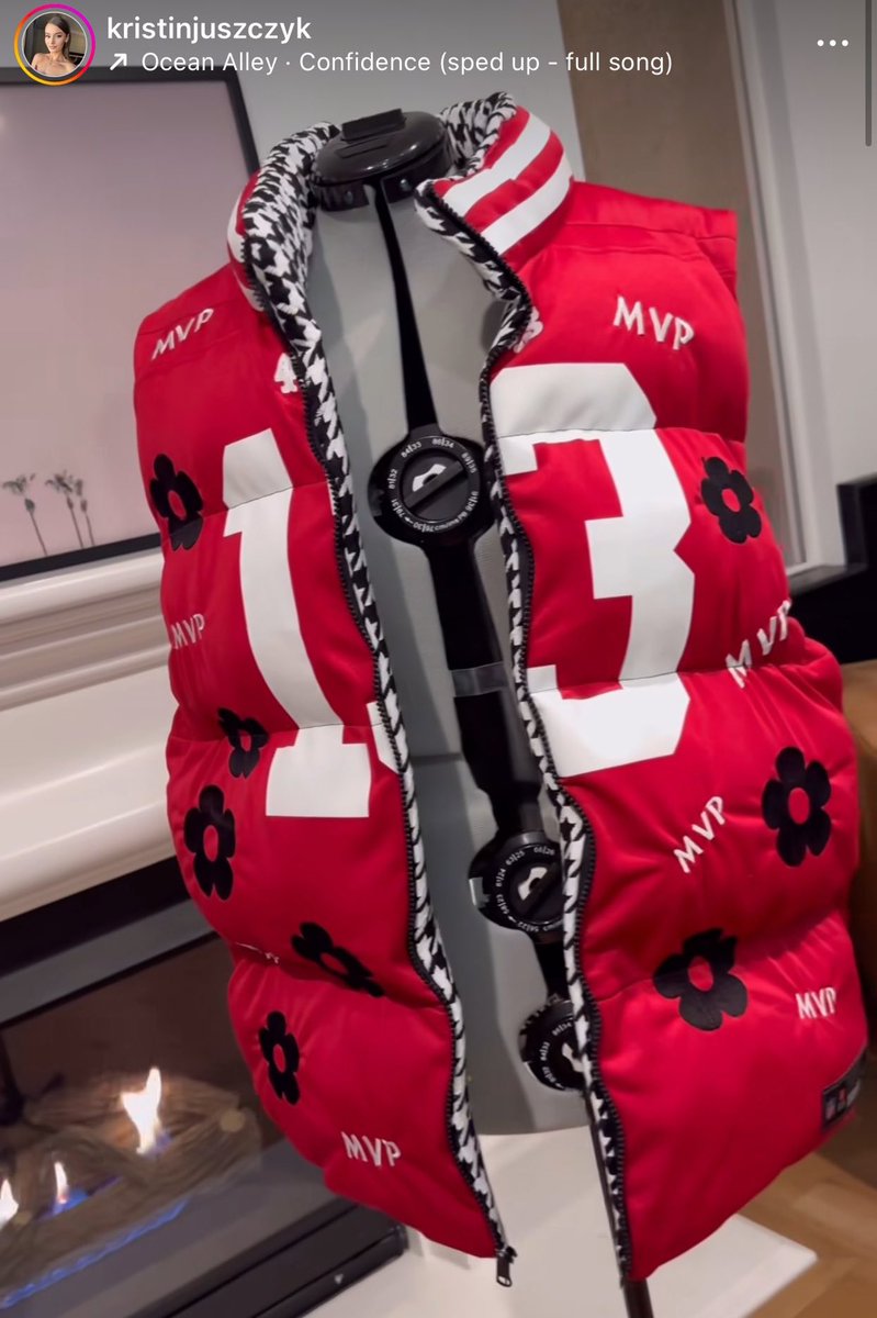 WOW: Shoutout to Kristin Juszczyk (proud wife of #49ers <a href="/JuiceCheck44/">Kyle Juszczyk</a>) for making this ELITEEEEE/FIREEE Brock Purdy MVP Vest 🔥

Deebo Samuel wore it to the game today Vs Commanders!  💯👀