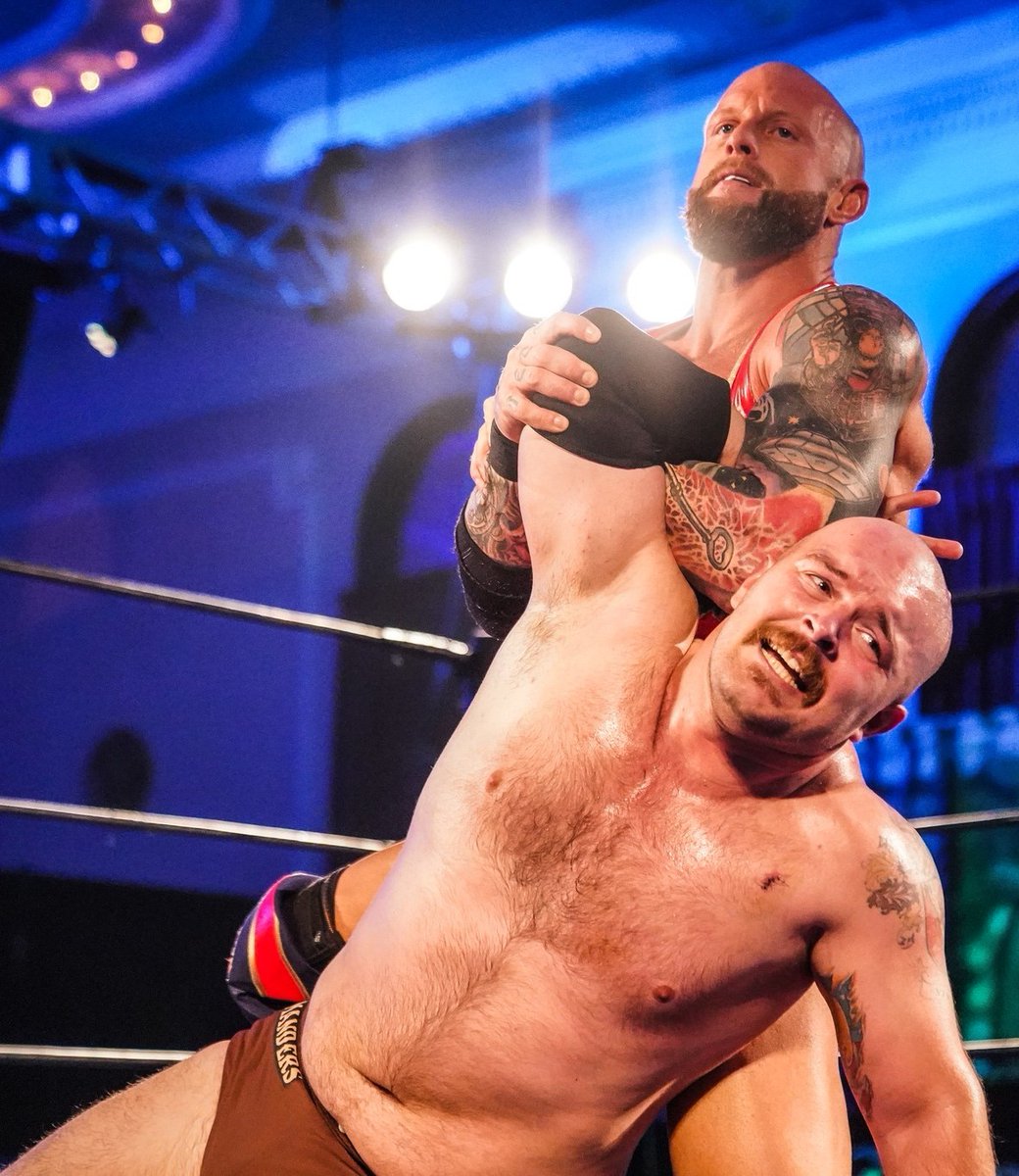 wresadam's tweet photo. GIve it up Fucker - or I'll break your fuckin' arm!
#prowrestling #gay #armwork #submission #suffering #wrestlers #muscle #hot https://t.co/SNhUAtAbw9