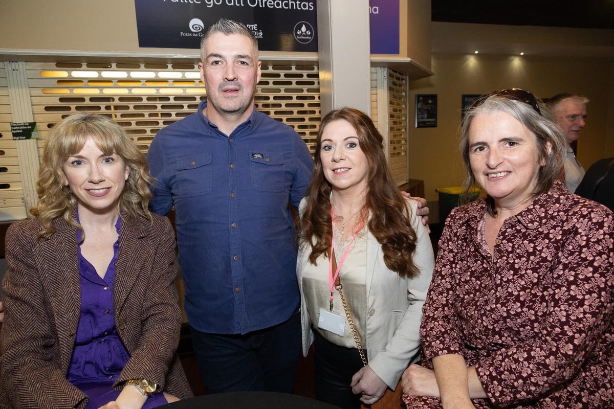 GaelLinn's tweet photo. 1) !Gael Linn ag 70 ar @TG4TV 7:30in ar an Luan, 1 Eanáir 2024!
Dúirt Wayne Mac Feilimí, Cathaoirleach Bhord Gael Linn: 'Molaim go mór an taighde, an cóiriú agus an domhaintuiscint ar obair Gael Linn in earnáil an cheoil mar a léirítear é sa chlár spleodrach spreagúil seo. https://t.co/wqpCMyG4GJ