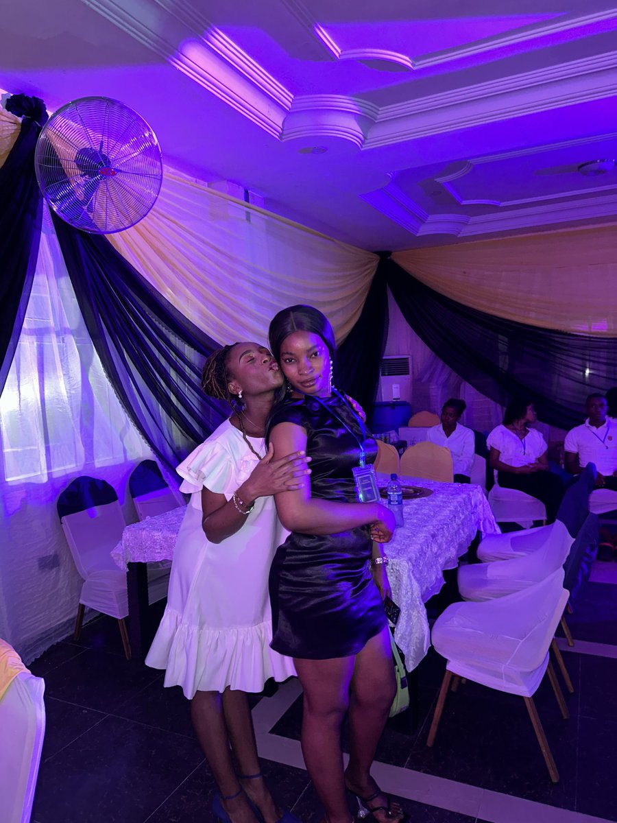 dan_chioma's tweet photo. 2023 dump
Thank God for a successful year, x

Happy New Year 🎊 https://t.co/ZxSCWqZZqi