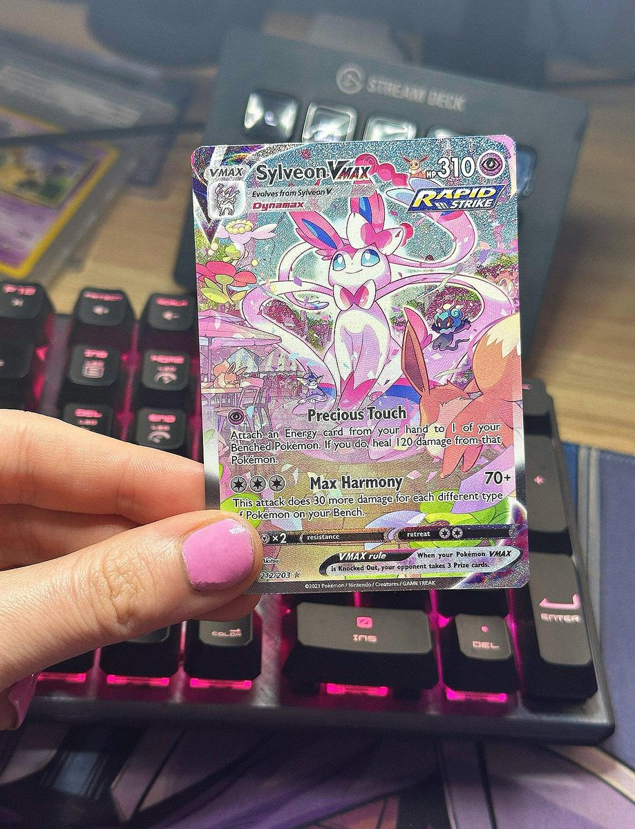 🔥 NEW YEARS EVE GIVEAWAY 🔥
🍾To say thank you to everyone for everything this year, this one's for you 🍾

❤️ Follow <a href="/chlooeeeexo/">Chlooeeeexo 🔜 Dreamhack</a> <--
⚡️ Tag 5 friends <--
♻️ Retweet this <--

Enter here:
t.ly/0g5zA <--- ❤️🔥

(this is pack fresh, a beautiful card)
#Pokemon