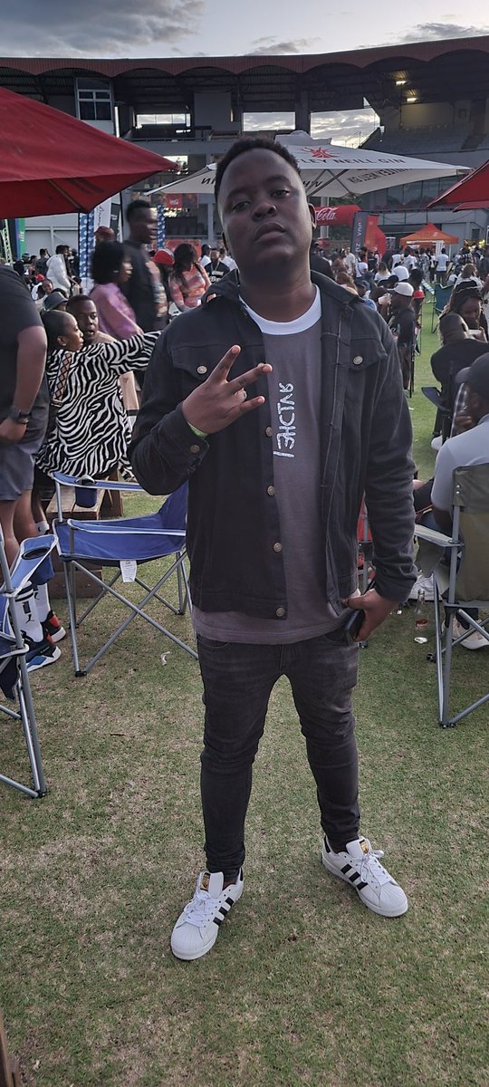 All I wanna do z <a href="/munch_sip/">Munch & Sip</a> ngblome labanye abantwana 

audiomack.com/rvtchet-record…