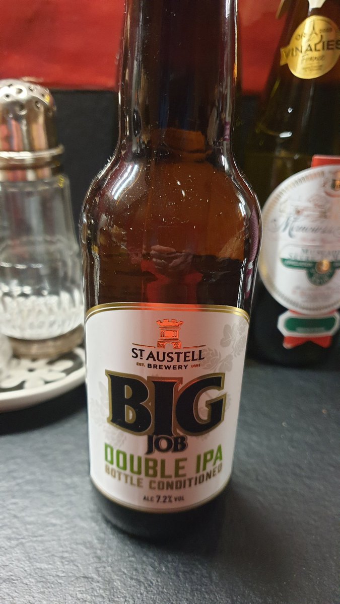 ElCascador1603's tweet photo. Bon #Reveillon à tous 🍻
#BigJob 👌 https://t.co/ibdOu6TzSa