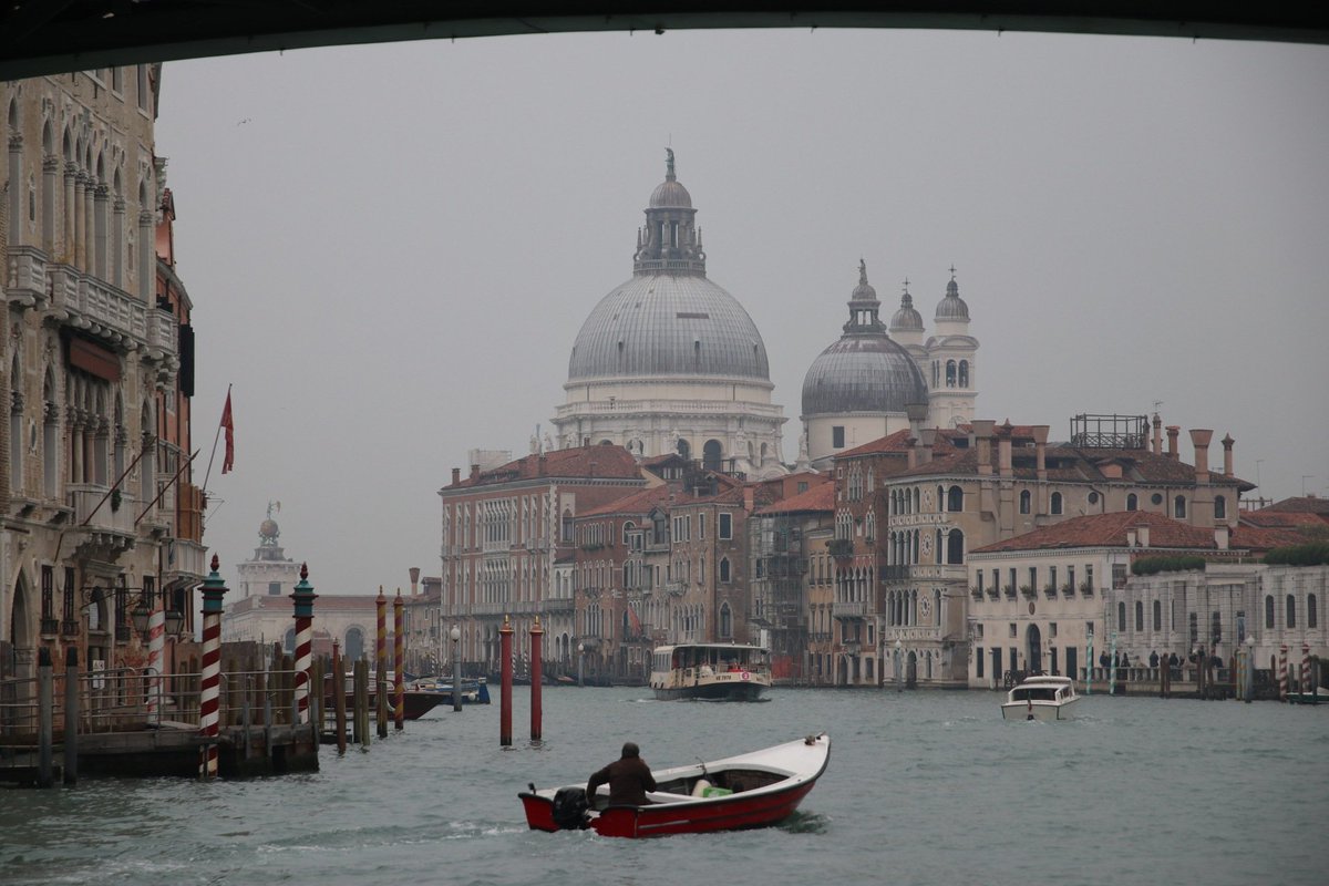TimotheePiron's tweet photo. Pour moi, 2023 prend fin avec un voyage bien reposant en Italie. Bonnes fêtes à toutes et à tous, prenez soin de vous et des gens autour de vous ! https://t.co/8ISKGantux