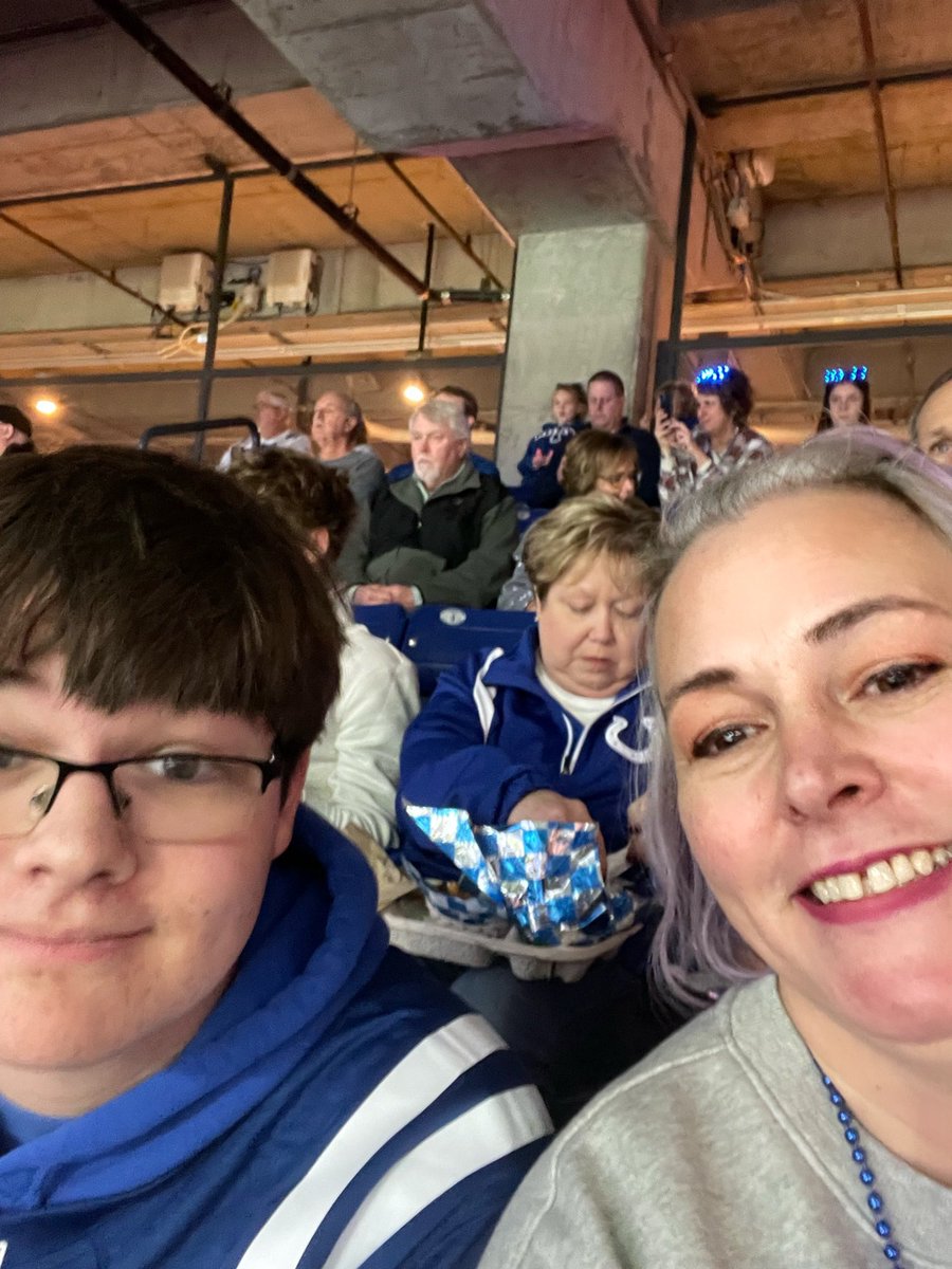 WriteWayLyons's tweet photo. Early New Years Eve celebration!!! #ColtsNation https://t.co/1K7cxhJWoX