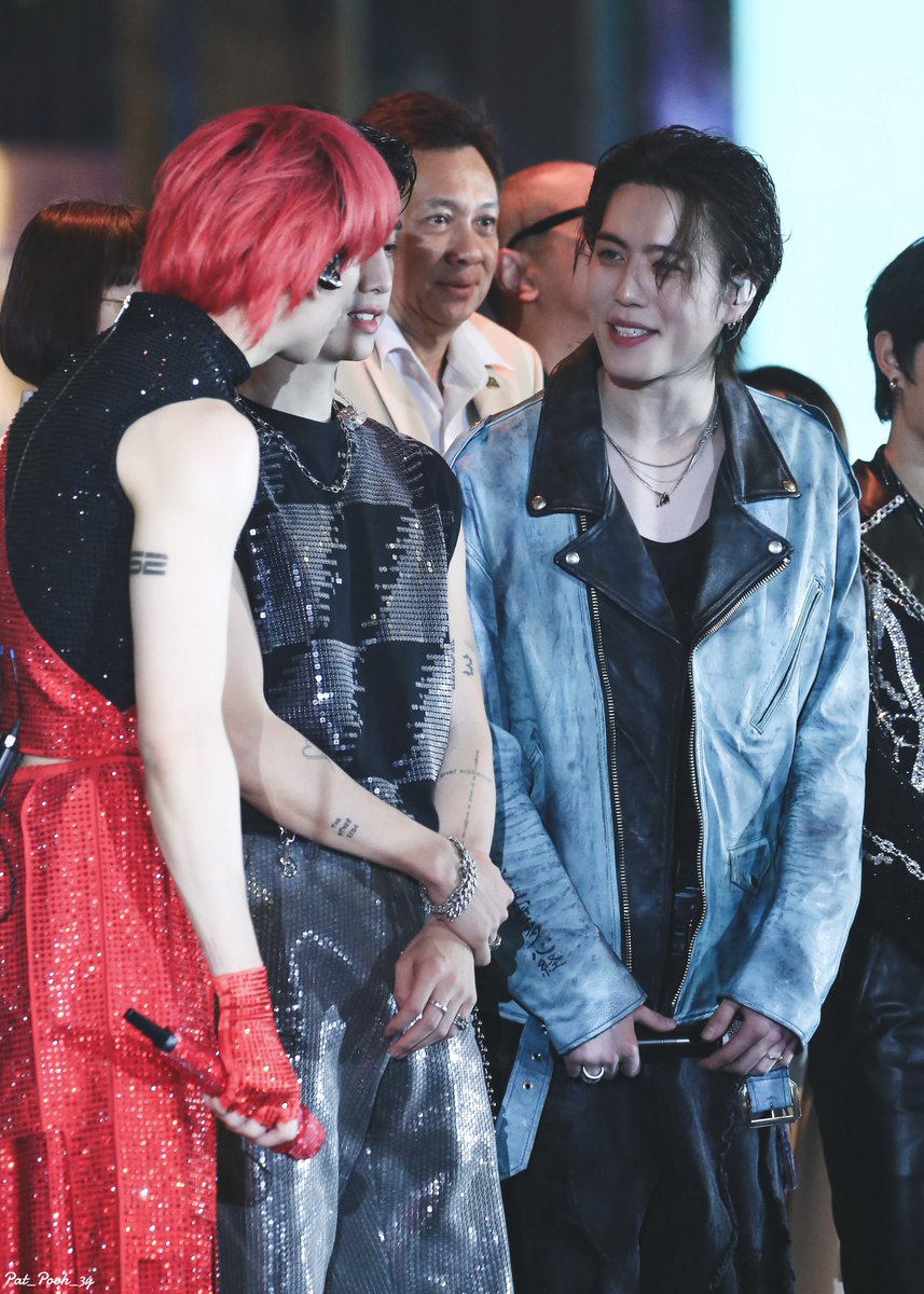 Pat_Pooh_3Y's tweet photo. ㅠㅠไม่รู้จะพูดอะไร ตอนกดถ่ายรูปมา น้ำตารื้นมีอยู่จริง จะยังไงพี่ก็รักพวกนุเวลาที่อยู่ด้วยกันที่สุดเลยนะ😭😭😭🤏🏻🤏🏻🤏🏻💚💚💚

#yugyeom #MarkTuan #BamBam
#ICONSIAMCountdown2024 
#ICONSIAMxMarkTuan 
#ICONSIAMxYUGYEOM 
#ICONSIAMxBamBam
#AmazingThailandCountdown2024 https://t.co/t2aP8XqoCT