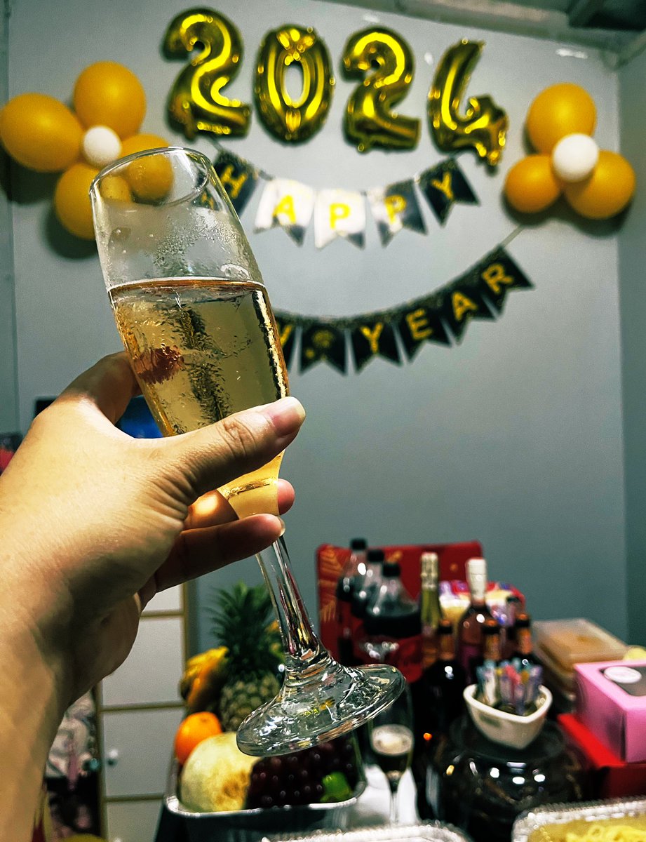lalabskosophia's tweet photo. Happy New Year Min’na. 🥰🥰🥰

#2024 #HappyNewYear2024 https://t.co/NfXgYoe4vM