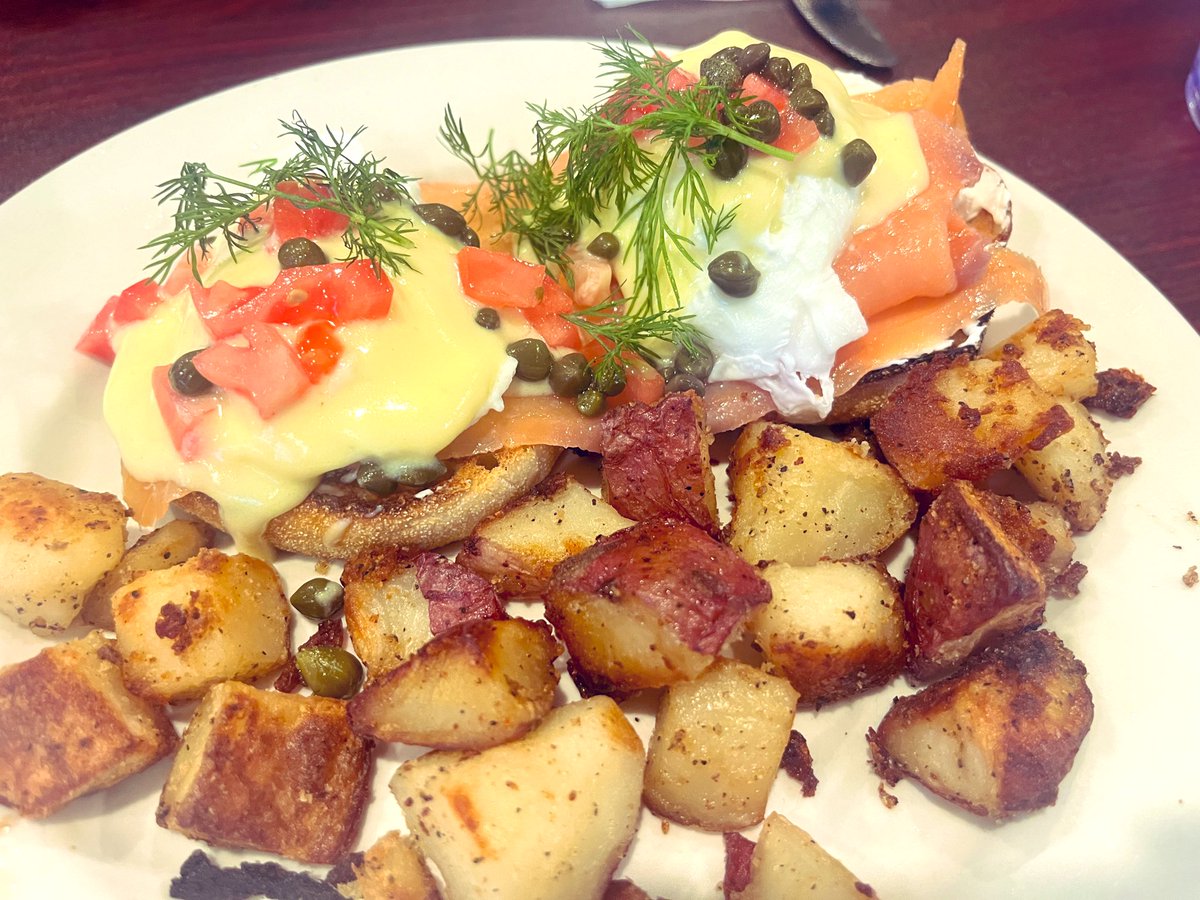 LifeByCompass's tweet photo. Smoked #salmon eggs Benedict hit the spot! 

The Rhody Hen, Rhode Island

#seafood #brunch #eggs #breakfast #RhodeIsland https://t.co/Be9Ox2QMqY