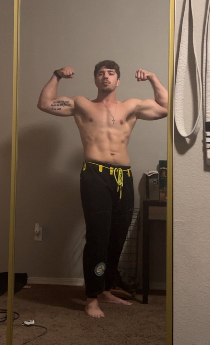 2022➡️2023

Transforming your physique doesn’t have to be complicated 

I’m looking for 5 people who want to transform their body in 2024 

If you’re looking to build muscle and shed excess body fat with FREE 1:1 coaching, comment “Built By Wiz” below