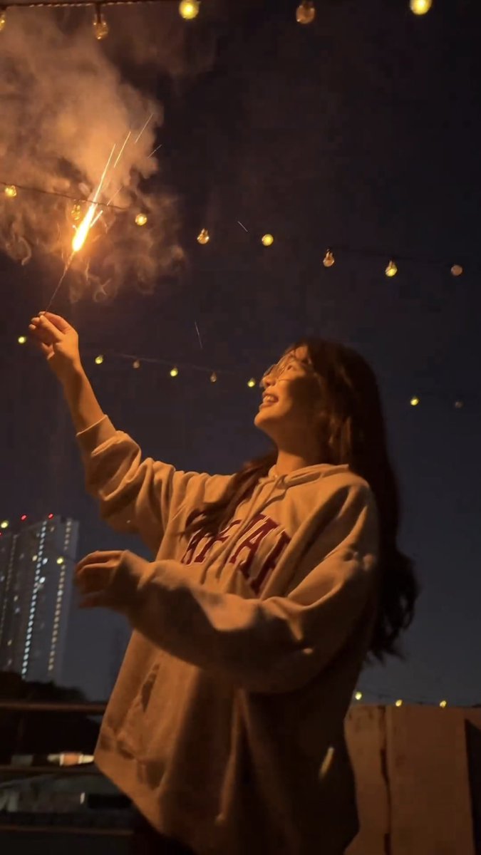 srypxt's tweet photo. first page of 2024 🎄
— ขอให้ปีนี้เป็นที่ดีของพี่ ได้ทำในสิ่งที่อยากทำเยอะ ๆ มีเวลาพักผ่อนทานของอร่อย ได้เที่ยวในที่ที่อยากไป มีแต่ความสุขความสบายใจตลอดทั้งปี รักไอ่พี่เยอะะะ💙😼
#MoveORNTo2024
#Ornoung #MoveORN https://t.co/6N2VSO91Ep