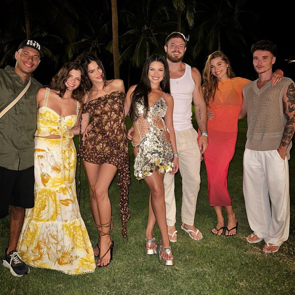 Nós mulheres meio Bruna Marquezine

solteiras 🗣️