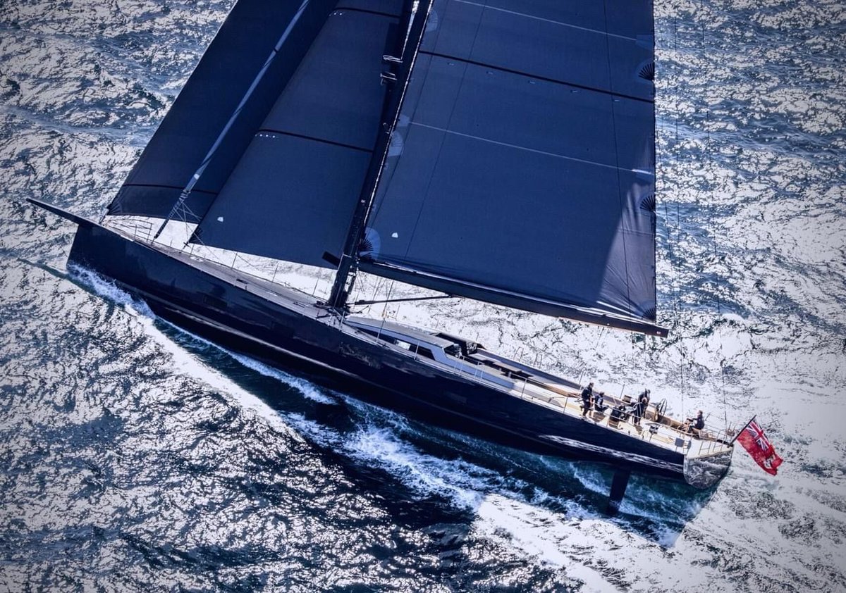 As we sail into 2024 we’d like to say thank you to our clients and supporters who we have had the pleasure of work with this year. One of our favs is the @southernwindyachts SW108 “Gelliceaux” (Des 880) shown below! #farr #navalarchitecture #performance #design #newyear