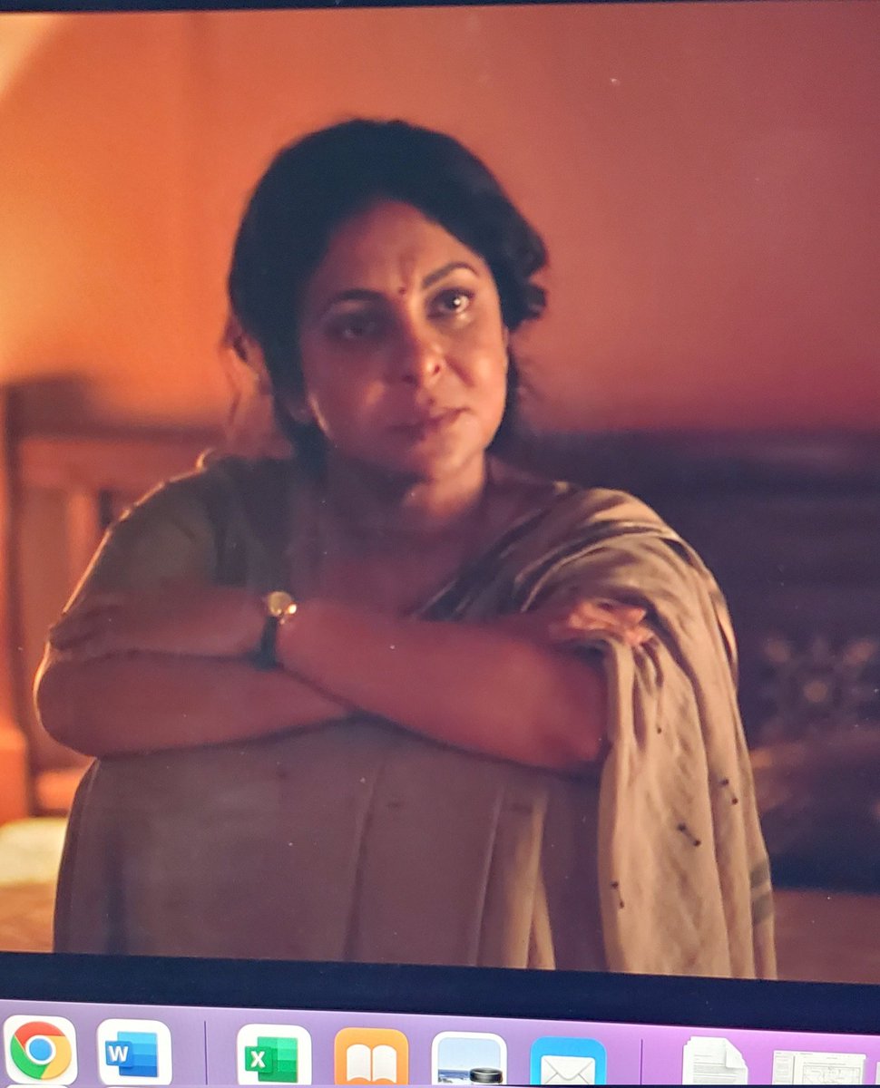 akhileshU's tweet image. Watched &apos;Three of Us&apos;, a beautiful movie, on Netflix - as I bid goodbye to 2023 😊

Not surprised actress #ShefaliShah &amp;amp; #AvinashArun (director) got much critical acclaim 

Movie has sparse dialogue &amp;amp; much silence🙏🏻💕

Warning: A slow-moving plot without noisy songs &amp;amp; dances 😊