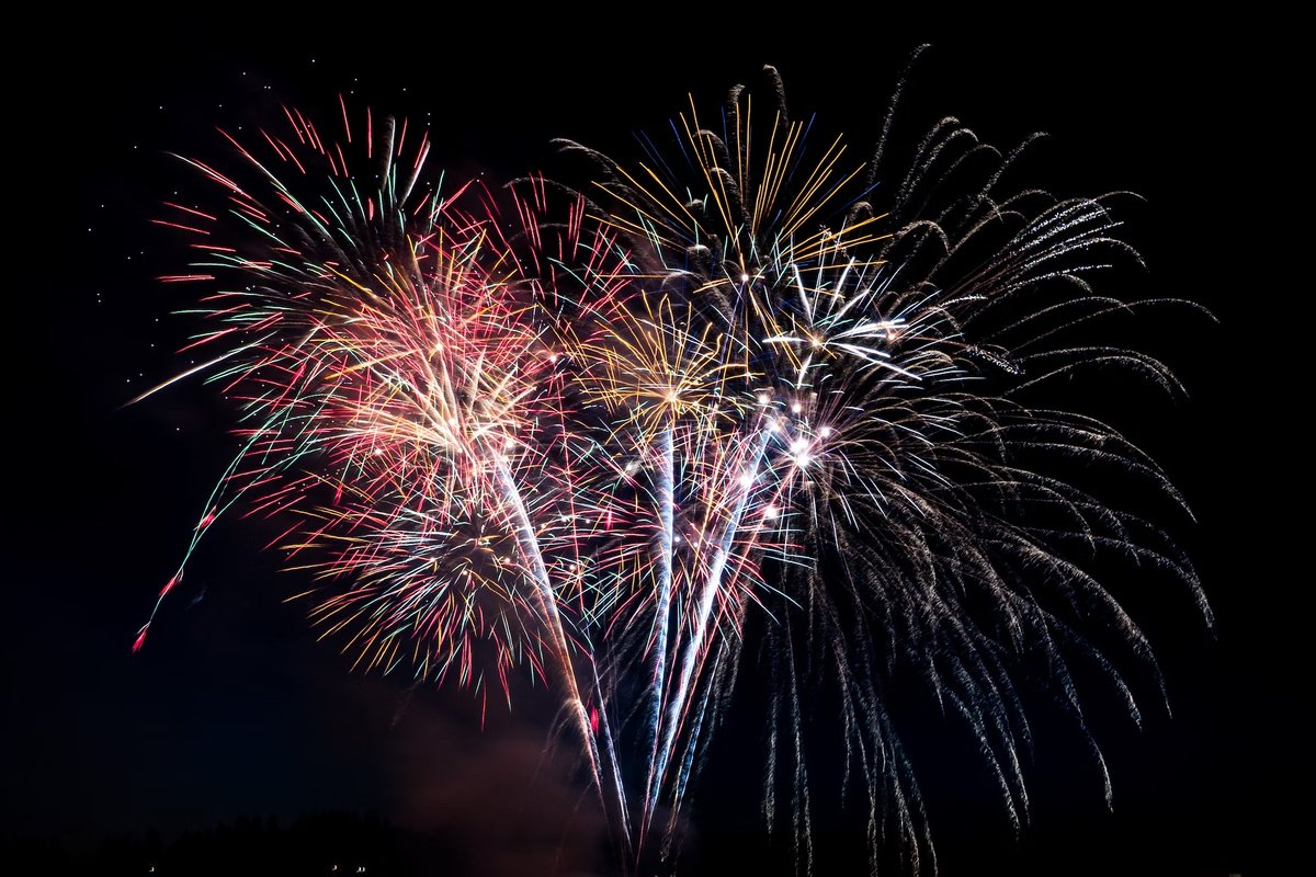 BlineColorado's tweet photo. As the year draws closer, B-Line Construction Services, Inc. wishes you a spectacular New Year’s Eve! Let's welcome the coming year with hope, joy, and endless opportunities. Here's to a year filled with success and happiness! https://t.co/KzD9LSIZ0N