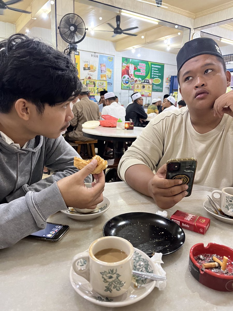 bapakygbaik's tweet photo. Assalamualaikum bro https://t.co/lHbN1de33V